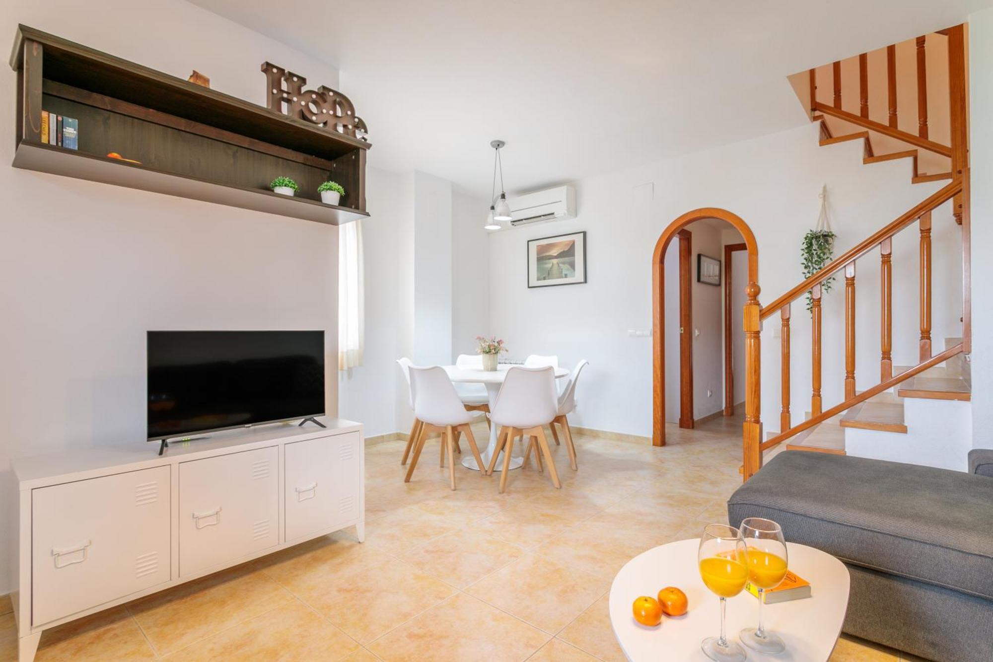 Montefaro Spacious Townhouse - Beach & Pool 산타 폴라 외부 사진