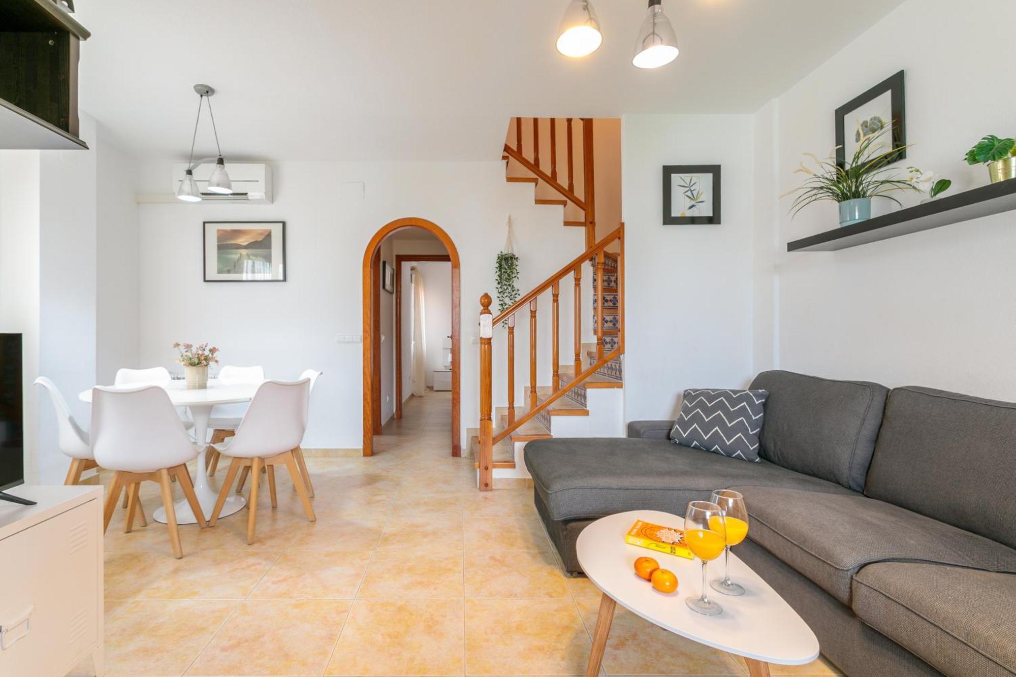 Montefaro Spacious Townhouse - Beach & Pool 산타 폴라 외부 사진